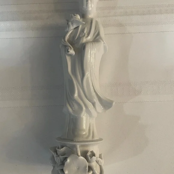 Vintage Blanc de Chine Quan Yin bodhisattva
